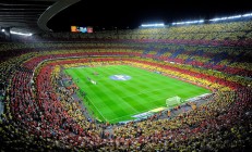 电竞赛场焦点！克罗地亚队对阵澳大利亚队，意外判罚引发热议，比赛氛围紧张